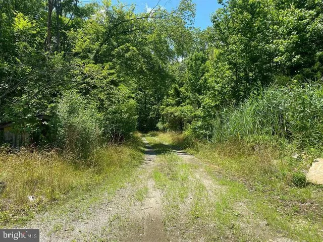 $90,000 | 5277 Cedar Street, West River, MD 20778