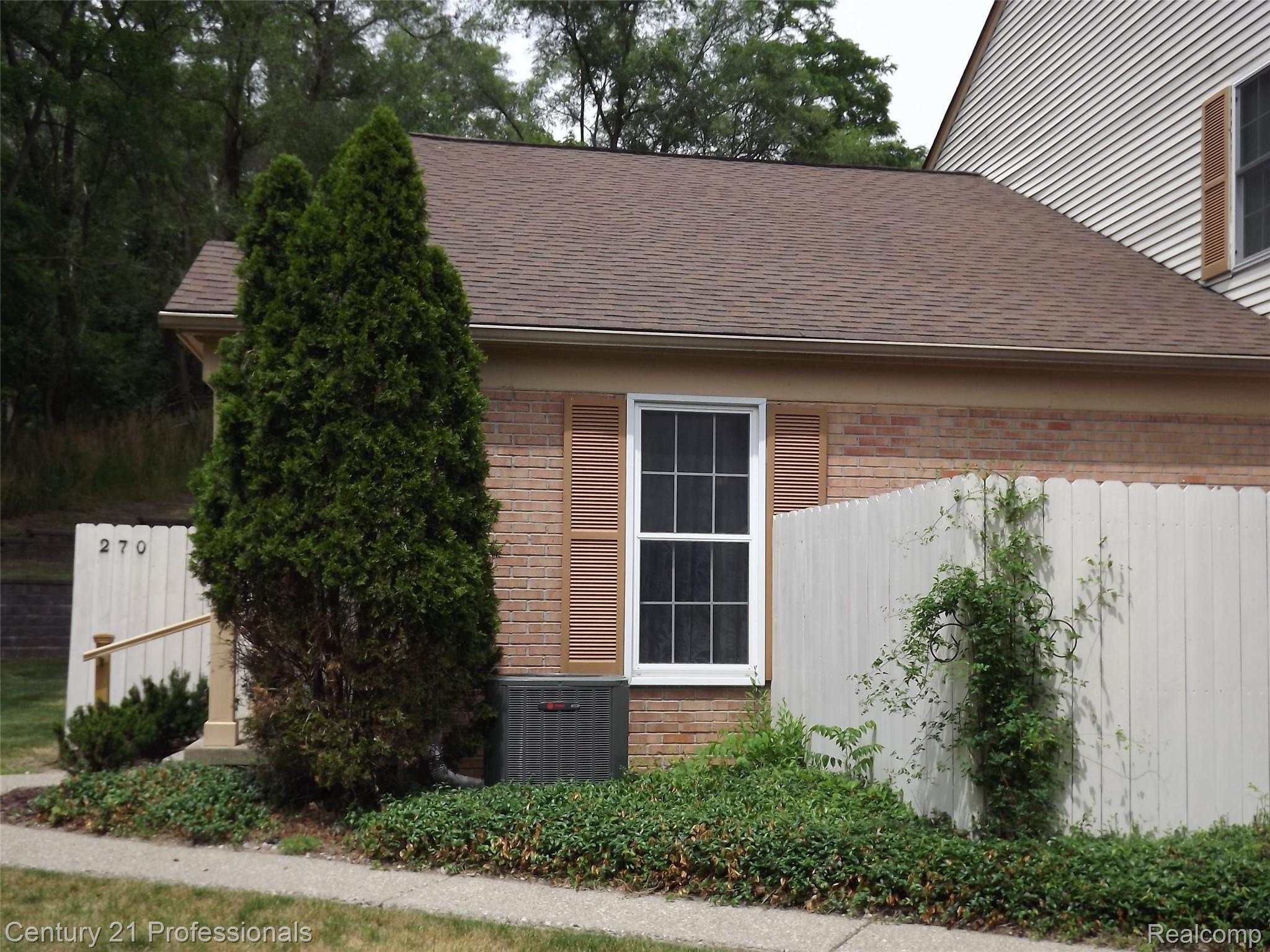 270 1st Street Rochester, MI 48307 - Photo 1 of 11 Front View