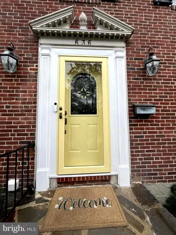 a view of a entryway door of the house