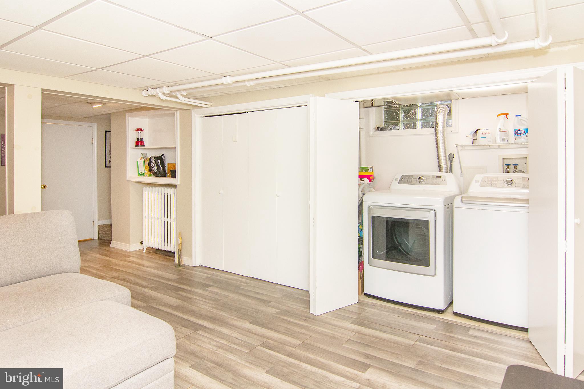 636 Overbrook Road Baltimore, MD 21212 - Photo 30 of 38 a view of kitchen with furniture and wooden floor