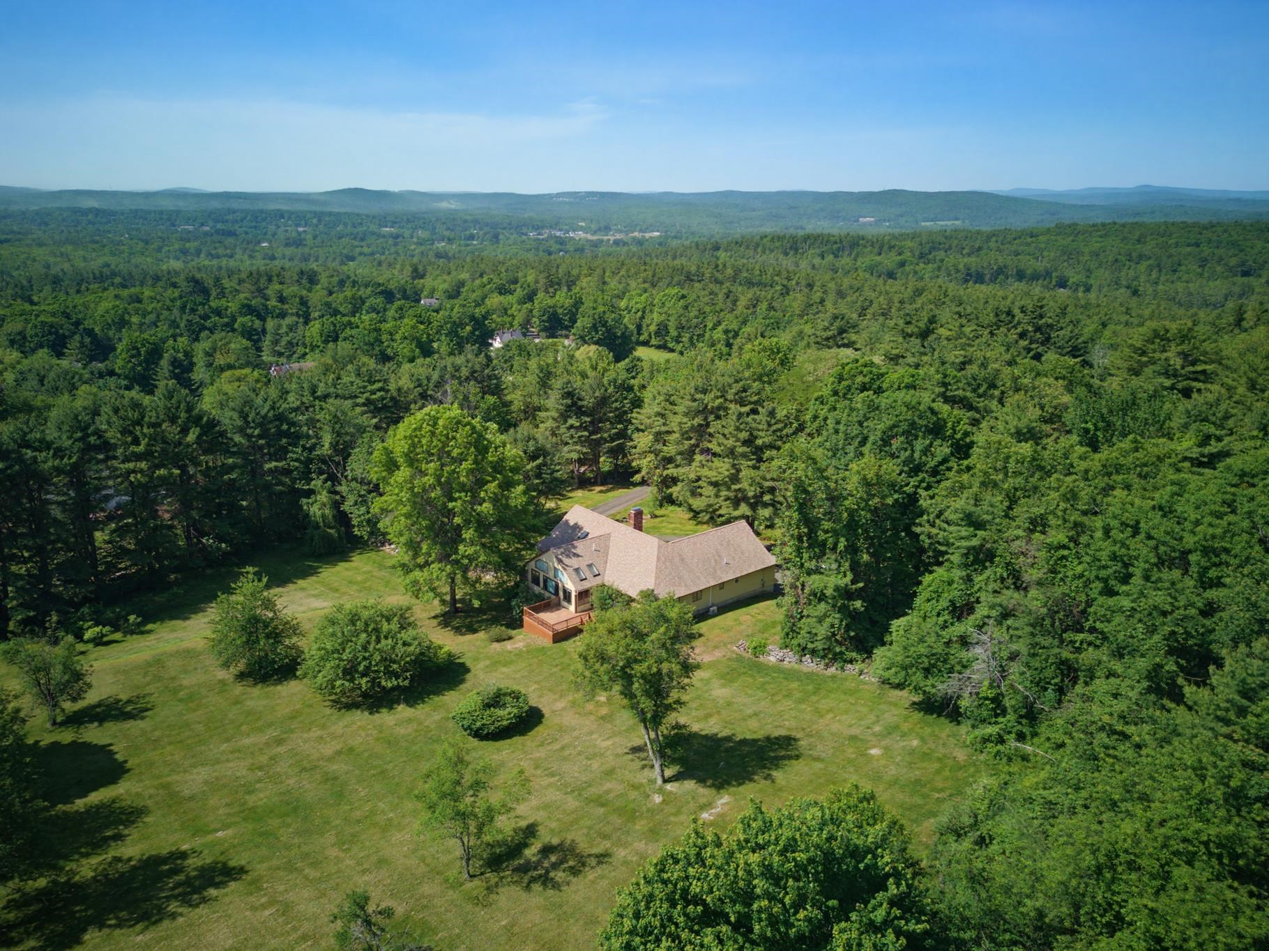 77 A Christian Hill Road Amherst, NH 03031 - Photo 3 of 60