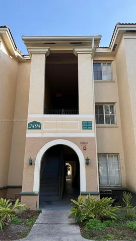 $1,950 | 2494 Centergate Drive, Unit 305, Miramar, FL 33025