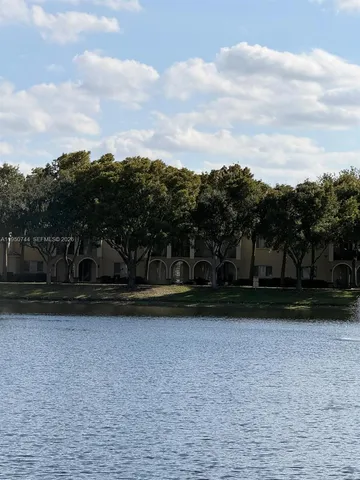 $1,950 | 2494 Centergate Drive, Unit 305, Miramar, FL 33025