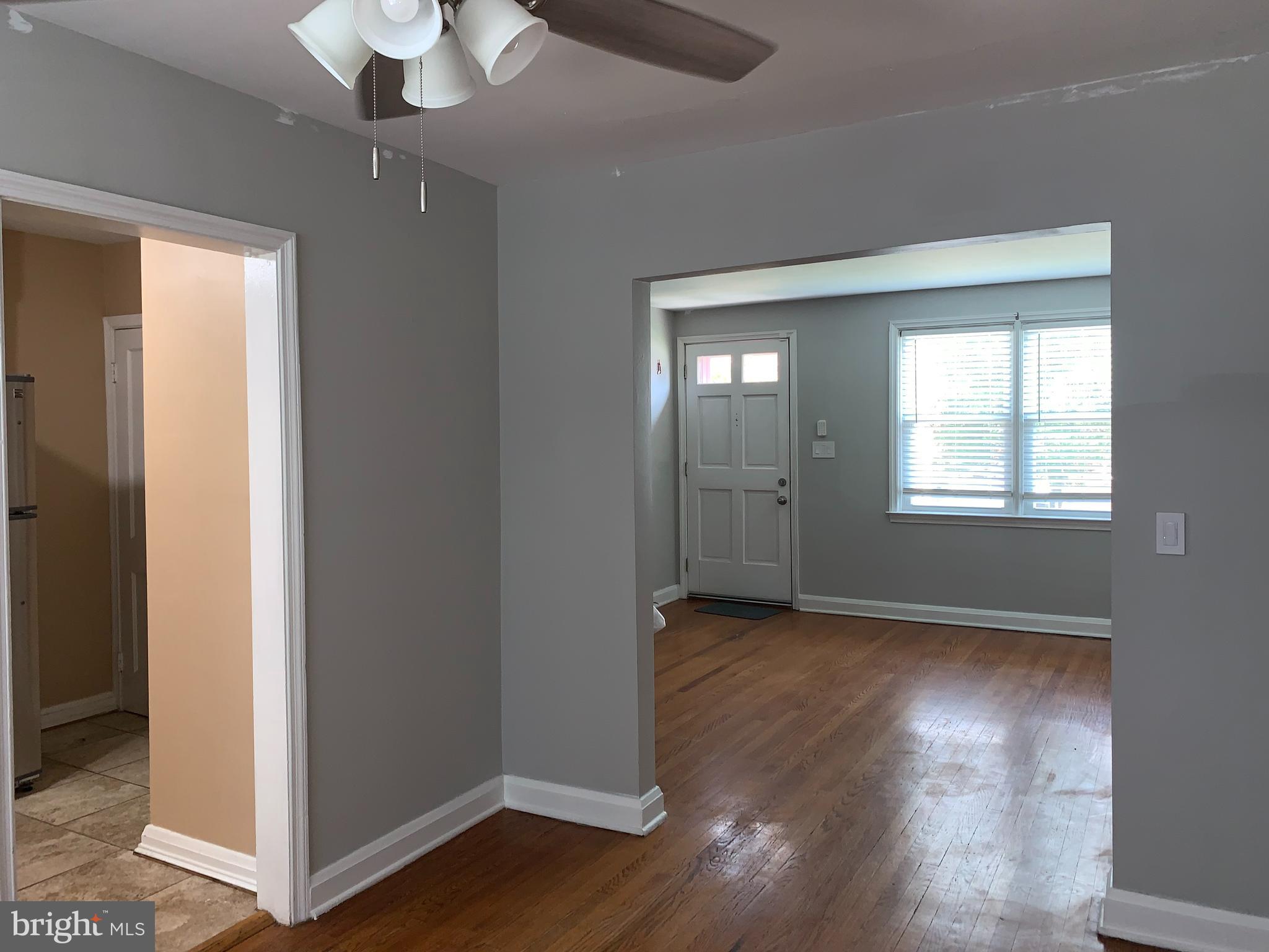 8646 Oak Road Baltimore, MD 21234 - Photo 5 of 37 VIEW FROM DINING ROOM TO LR