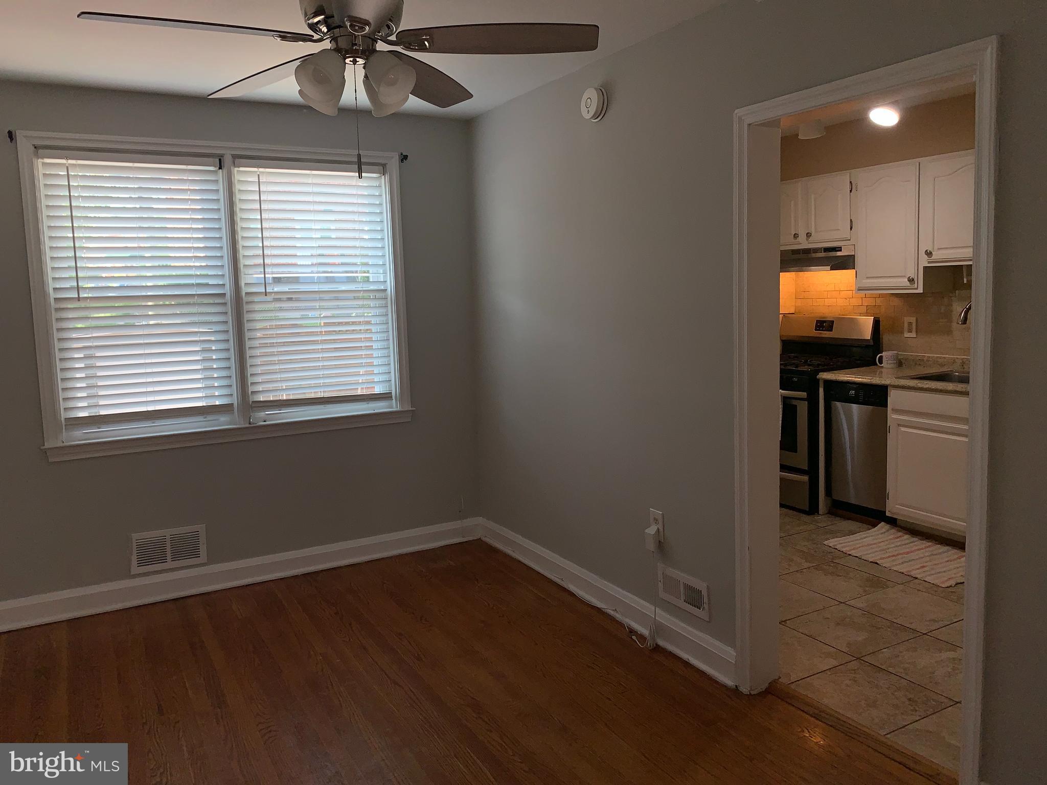 8646 Oak Road Baltimore, MD 21234 - Photo 6 of 37 FORMAL DINING ROOM