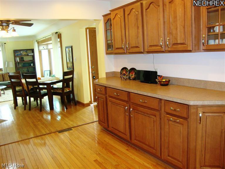 10522 Biddulph Road Cleveland, OH 44144 - Photo 10 of 25 Gallery Image 10