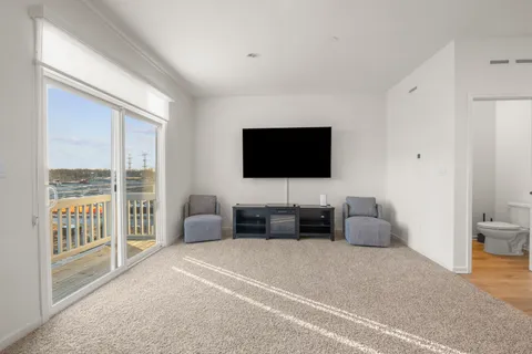 $425,000 | 2031 Sequoia Avenue, Mundelein, IL 60060