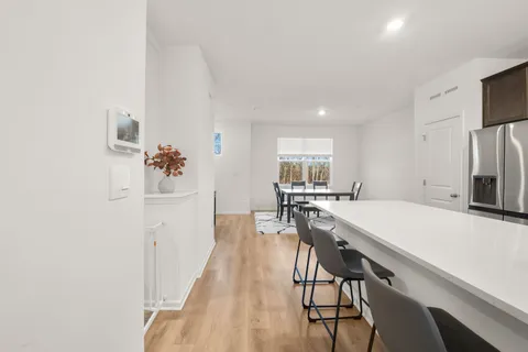 $425,000 | 2031 Sequoia Avenue, Mundelein, IL 60060