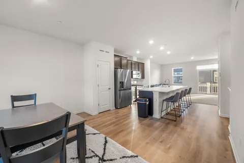 $425,000 | 2031 Sequoia Avenue, Mundelein, IL 60060