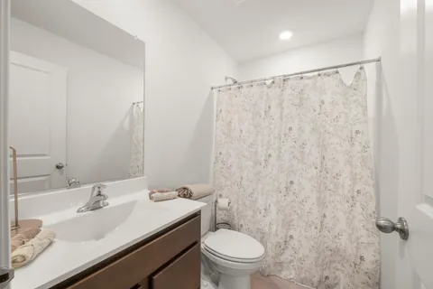 $425,000 | 2031 Sequoia Avenue, Mundelein, IL 60060