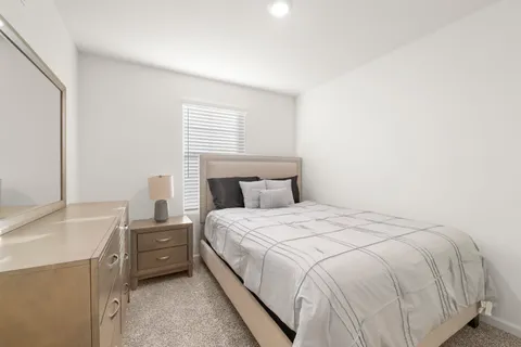 $425,000 | 2031 Sequoia Avenue, Mundelein, IL 60060