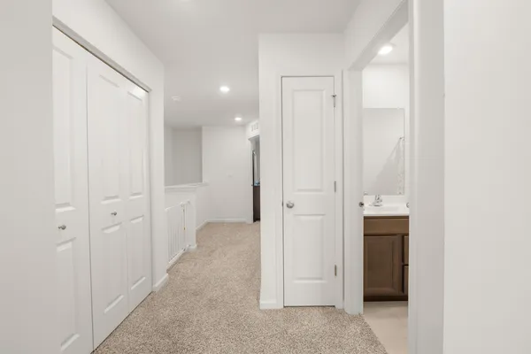 $425,000 | 2031 Sequoia Avenue, Mundelein, IL 60060