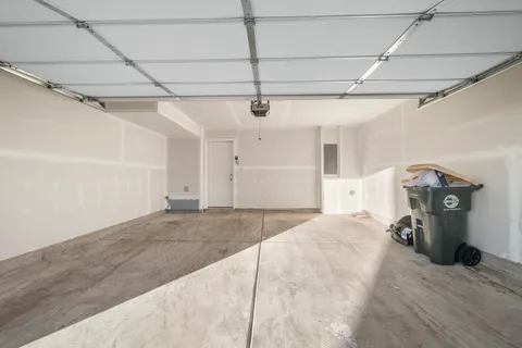 $425,000 | 2031 Sequoia Avenue, Mundelein, IL 60060