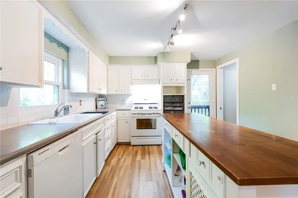 $3,400 | 7815 Hardy Drive, Austin, TX 78757