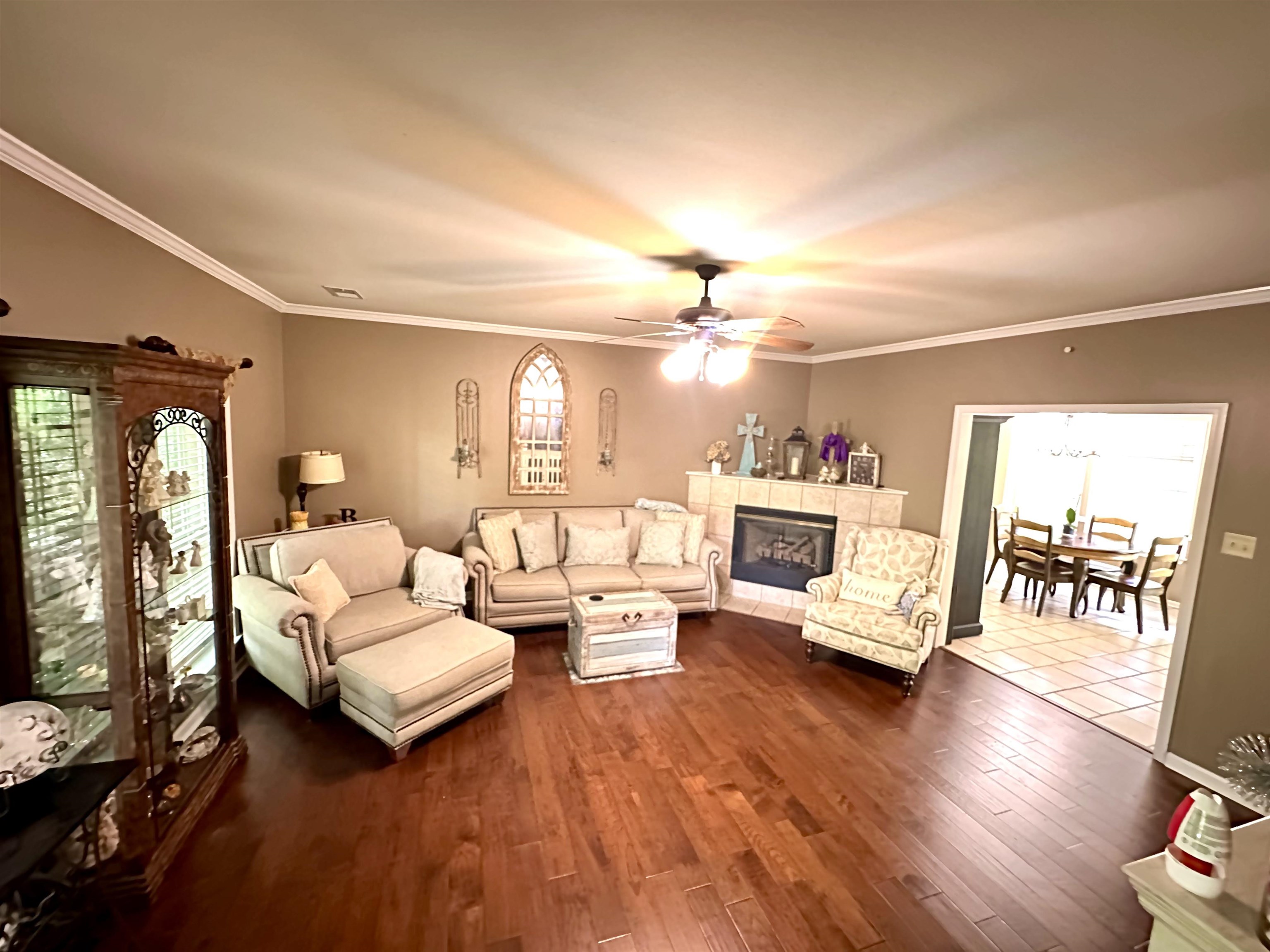306 Old Jernigan Road Somerville, TN 38068 - Photo 5 of 22 a living room with furniture and wooden floor