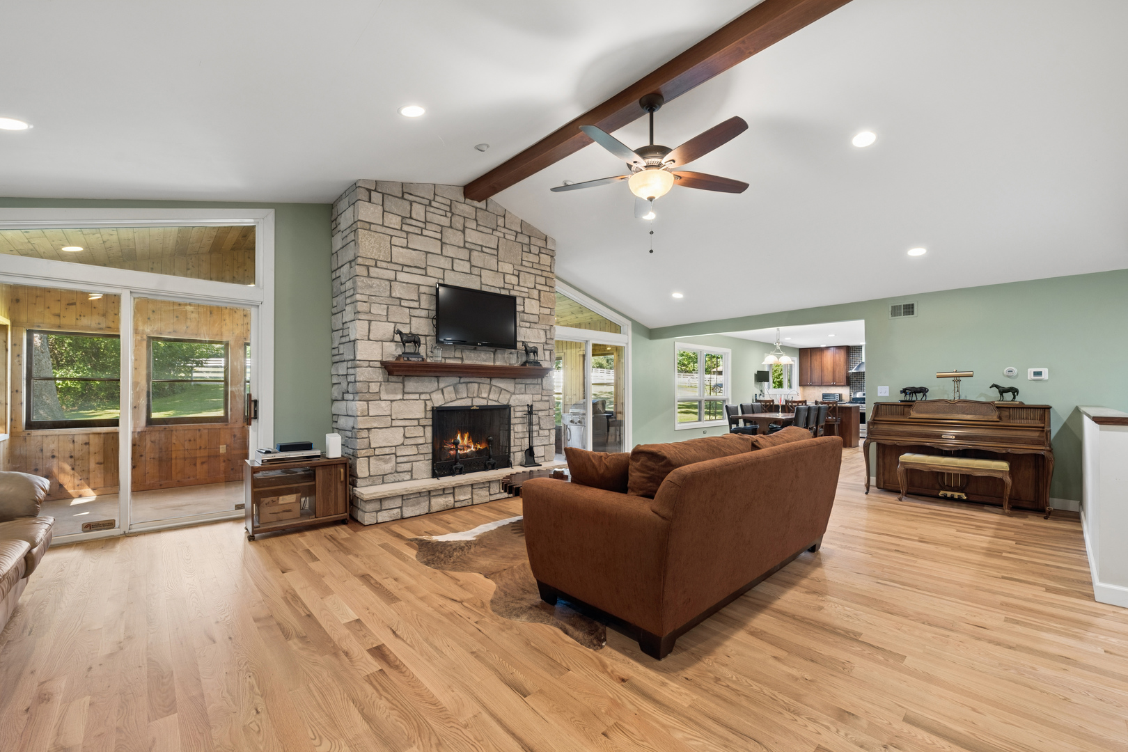 3605 Oak Ridge Road Crystal Lake, IL 60012 - Photo 7 of 24
