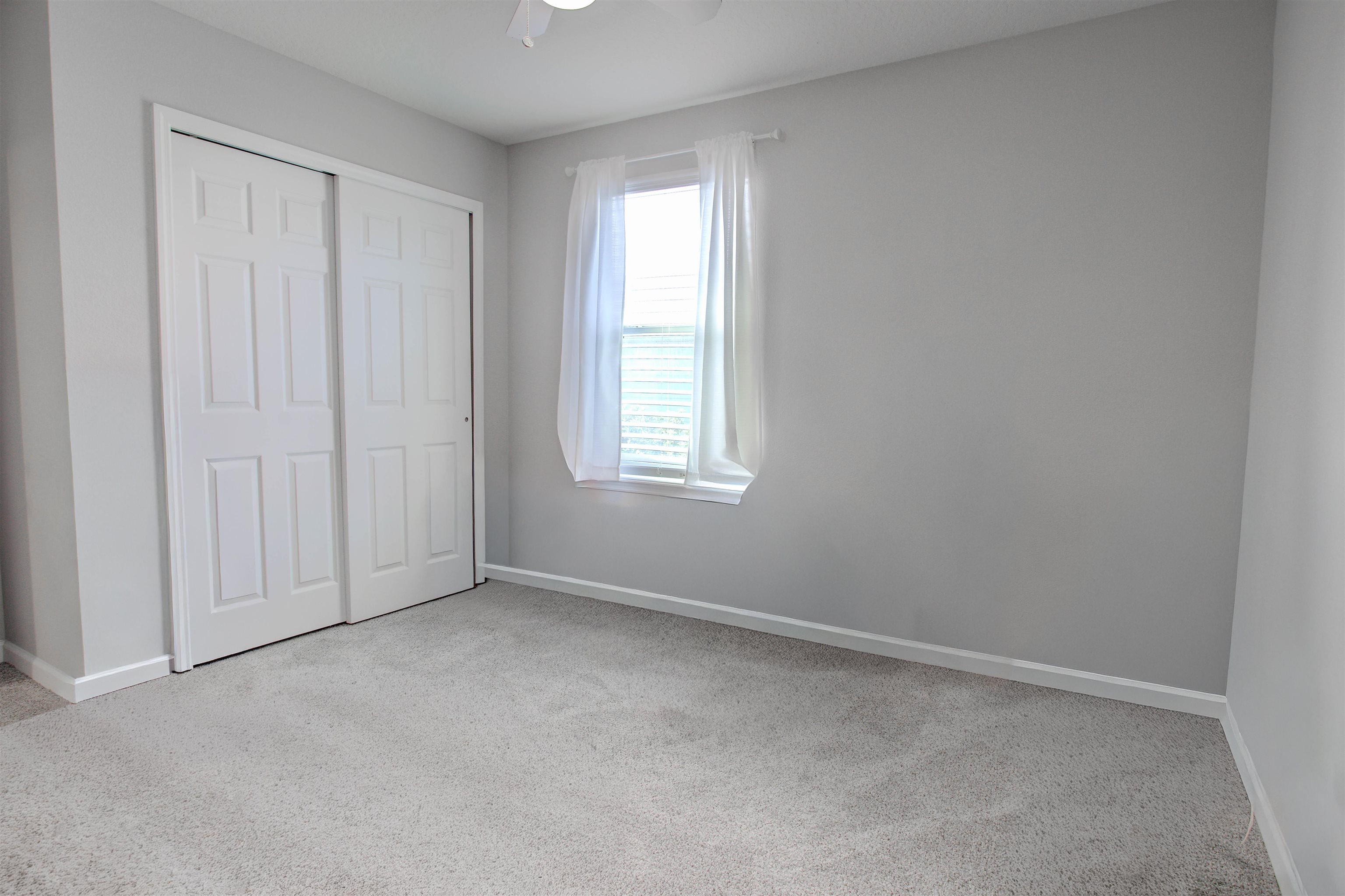 28 Islander Court St. Augustine, FL 32080 - Photo 17 of 23 an empty room with windows