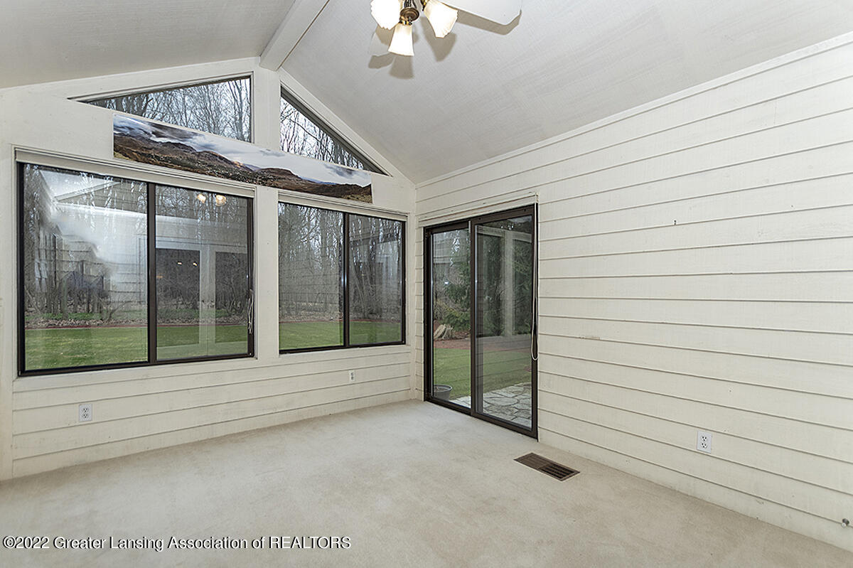 2514 Dustin Road Okemos, MI 48864 - Photo 17 of 43 22