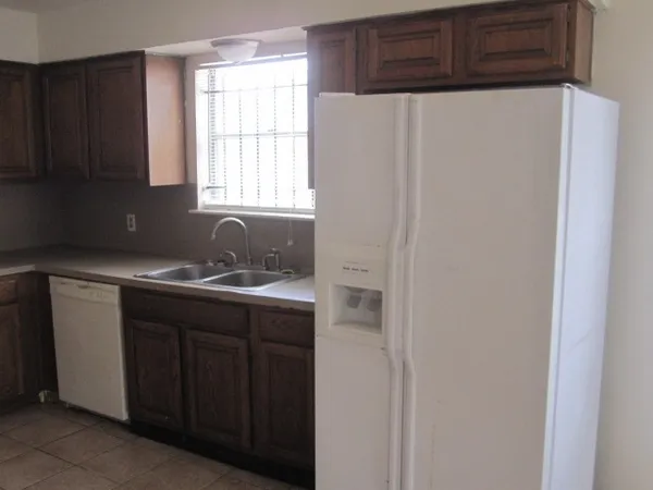 $1,599 | 10822 Lynbrook Drive, Unit A, Houston, TX 77042