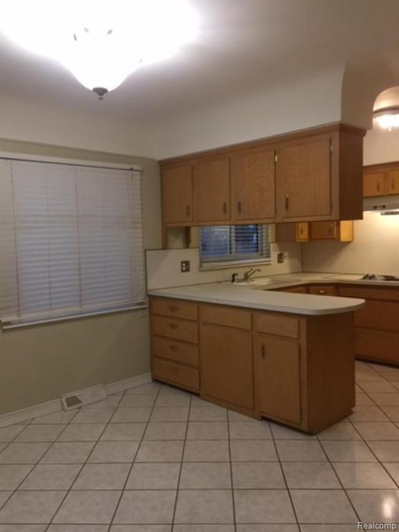 11069 Racine Road Warren, MI 48093 - Photo 14 of 19