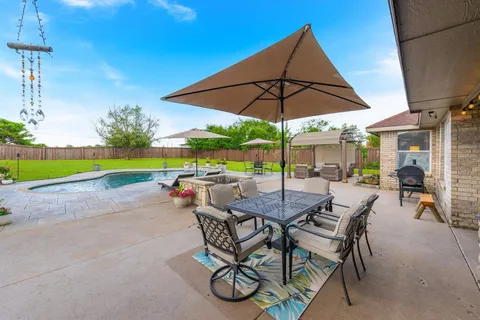 a view of outdoor space yard and patio