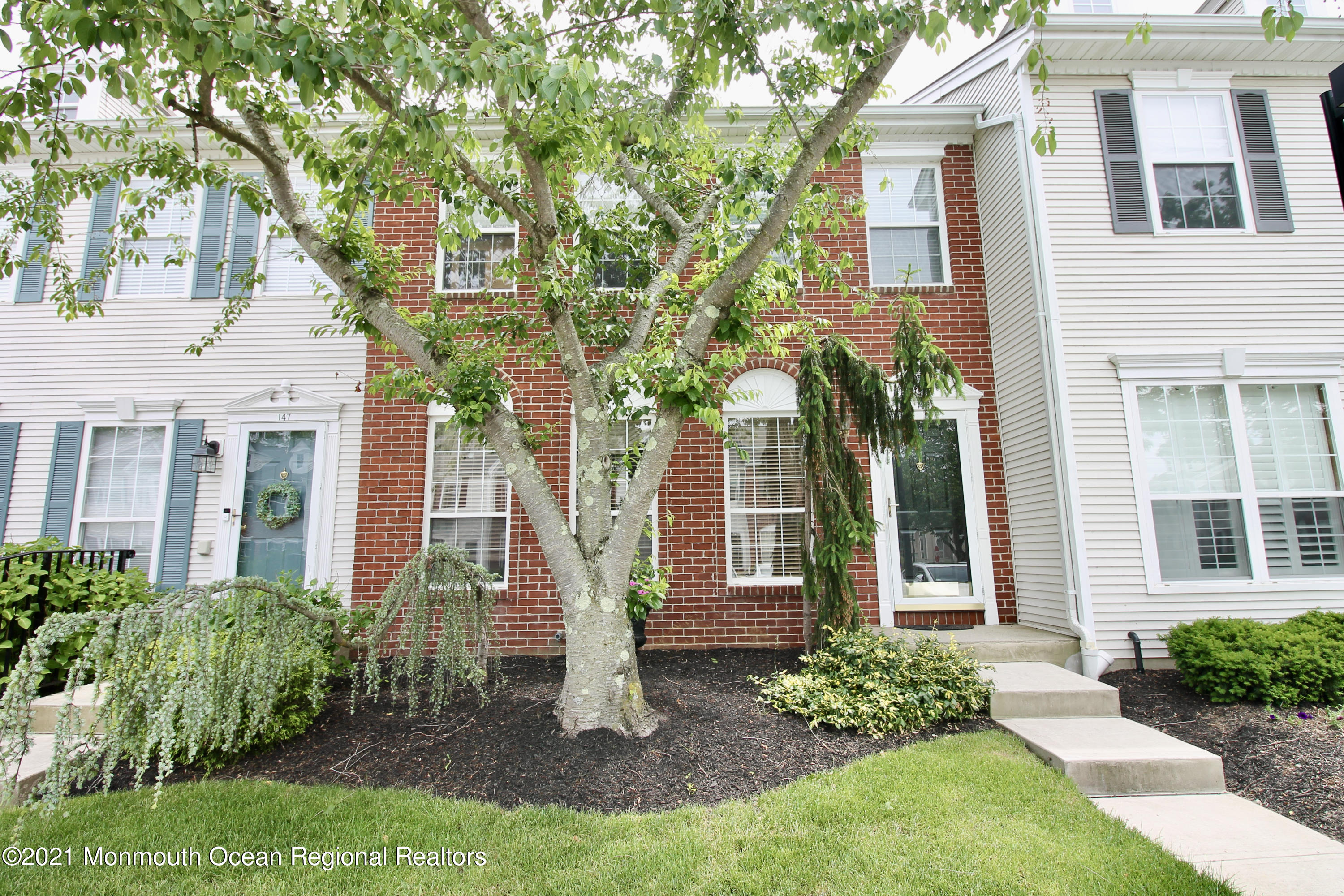 146 Setter Place Freehold, NJ 07728 - Photo 3 of 46 91DA3524-1A58-4925-9536-F58F7A593876_1_2