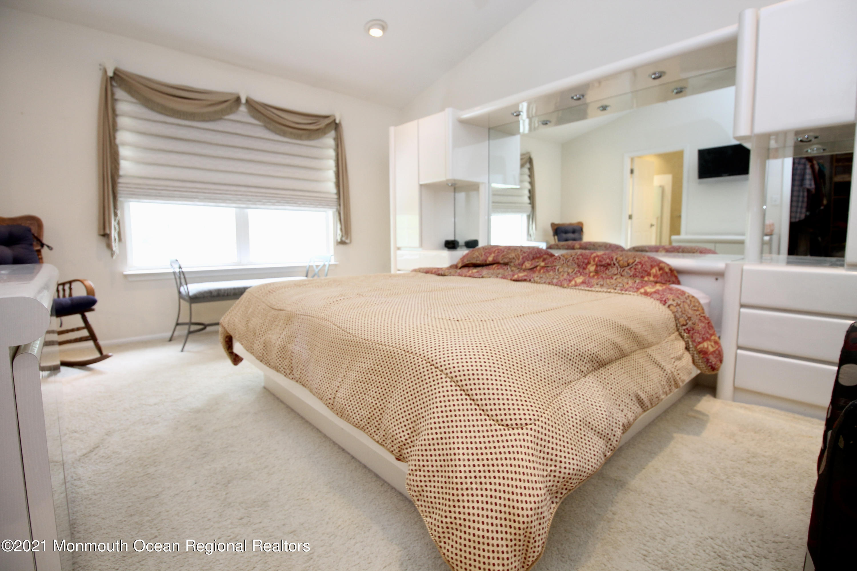 146 Setter Place Freehold, NJ 07728 - Photo 26 of 46 33977402-35D1-40BF-A73D-B3C30F9184FD_1_2