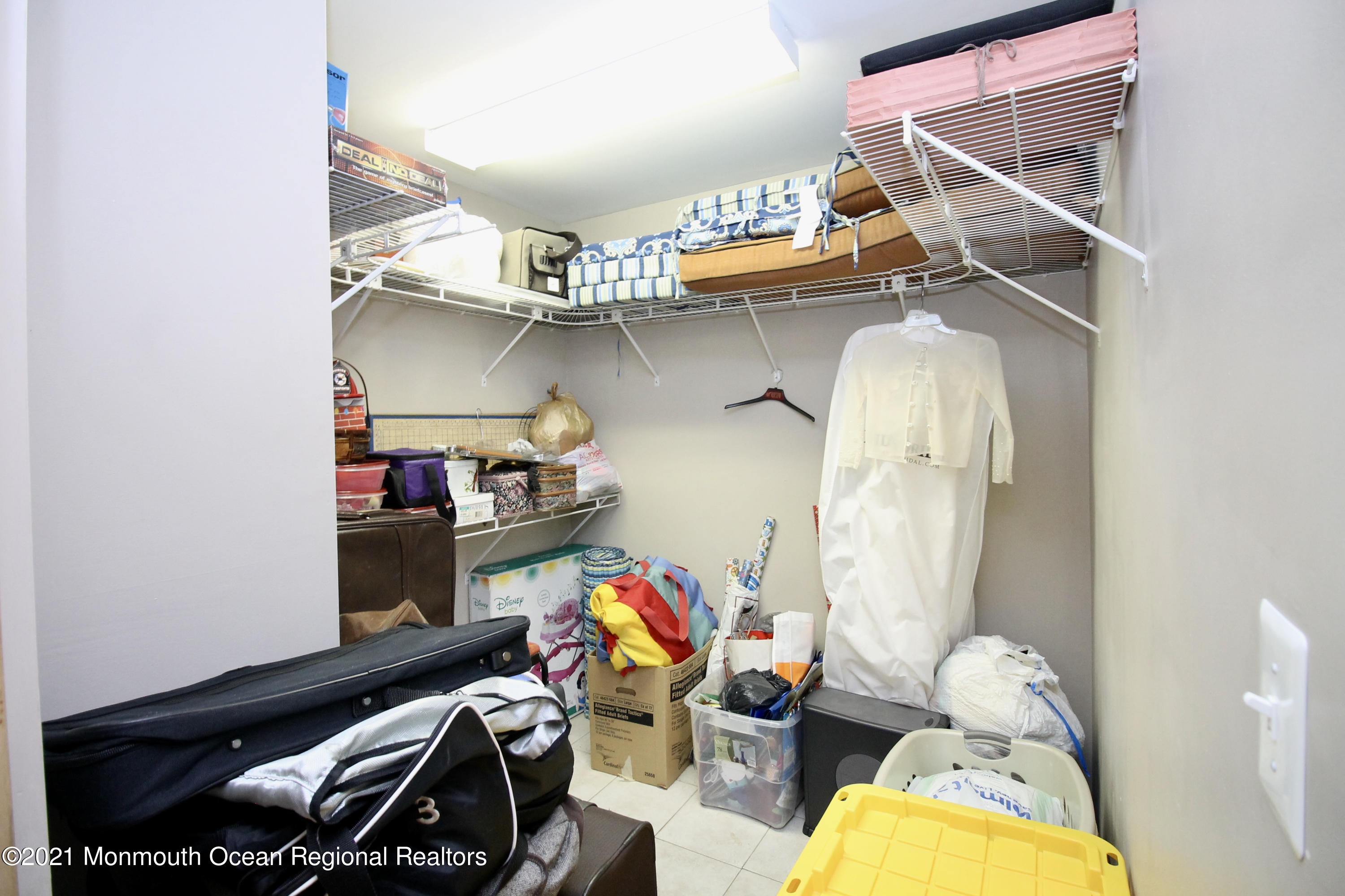 146 Setter Place Freehold, NJ 07728 - Photo 31 of 46 CFE4E01E-3CC8-4F24-B528-177BB89D92EA_1_2