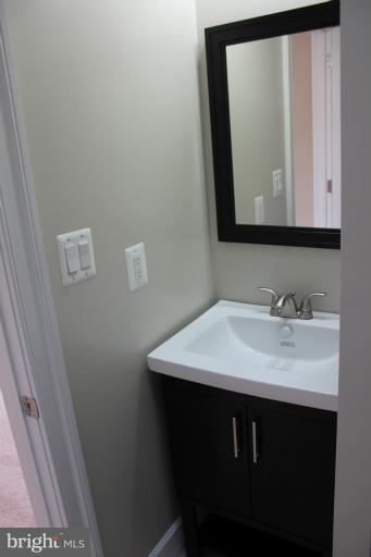 47 East Reed Avenue Alexandria, VA 22305 - Photo 14 of 27 Bath