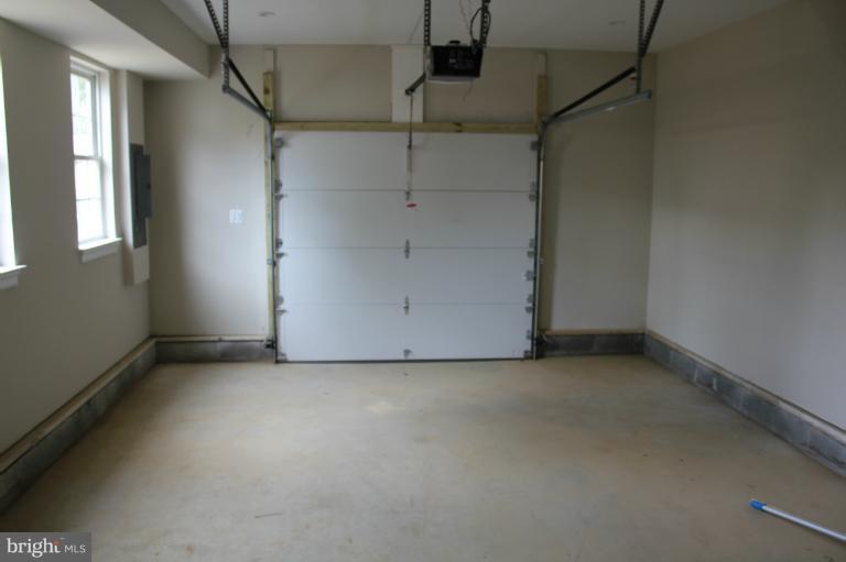 47 East Reed Avenue Alexandria, VA 22305 - Photo 15 of 27 Garage