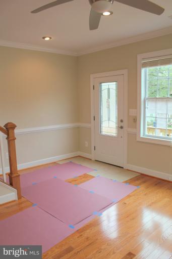 47 East Reed Avenue Alexandria, VA 22305 - Photo 16 of 27 Entry / Foyer