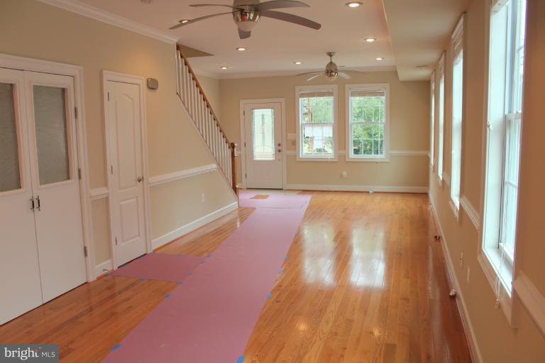 47 East Reed Avenue Alexandria, VA 22305 - Photo 21 of 27 Living Room