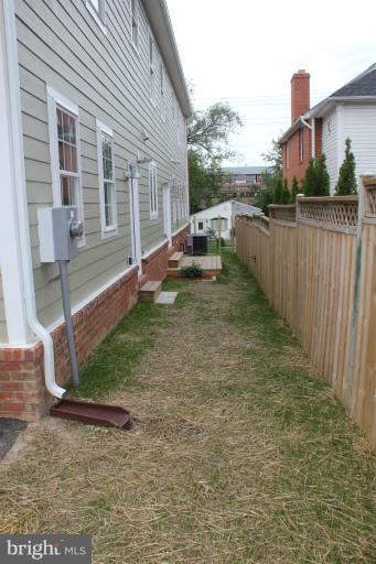 47 East Reed Avenue Alexandria, VA 22305 - Photo 7 of 27 Exterior (General)