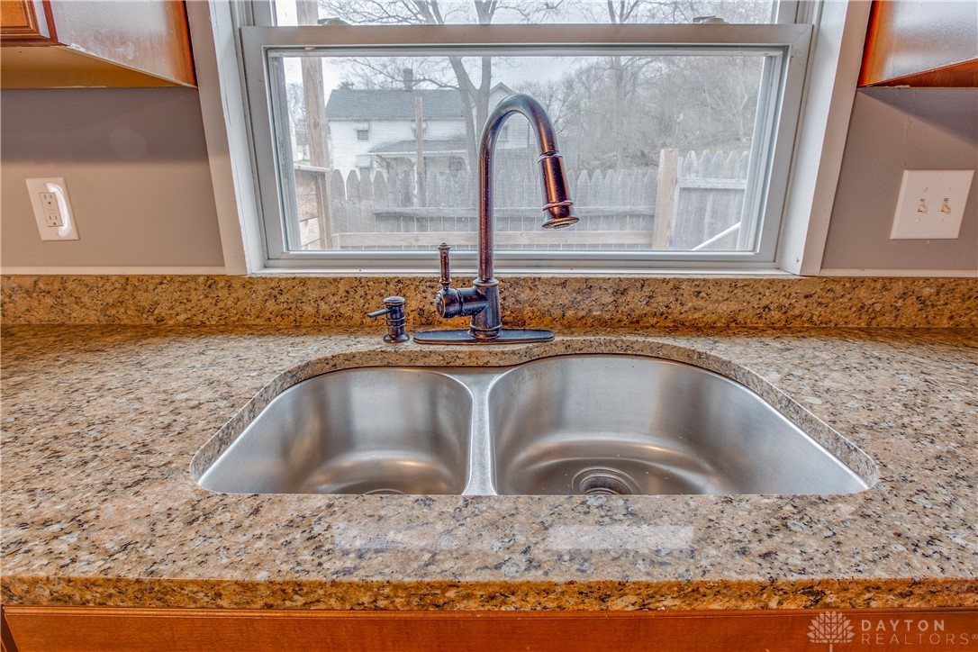 1576 Karr Street Springfield, OH 45503 - Photo 8 of 45