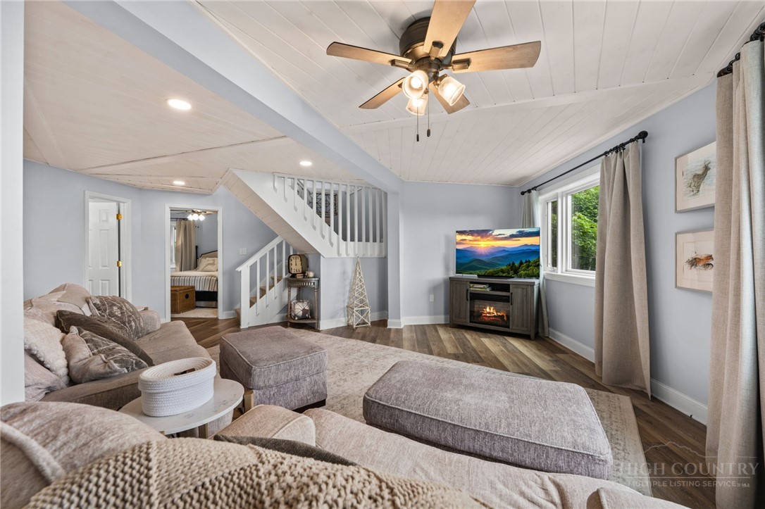 128 Village Road Beech Mountain, NC 28604 - Photo 22 of 32