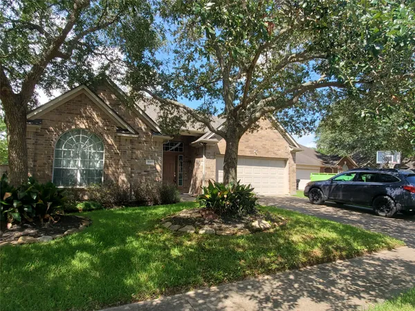 $2,500 | 7610 Broken Oak Lane, Sugar Land, TX 77479