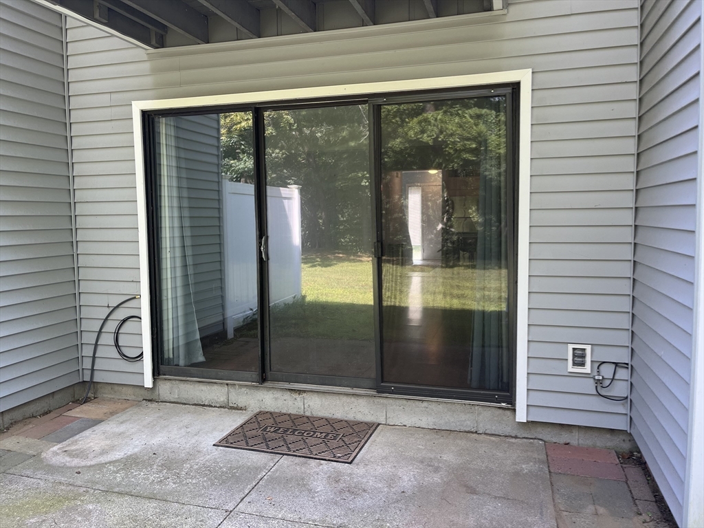 555 Russell Road, Unit D18 Westfield, MA 01085 - Photo 17 of 20 Gallery Image 17