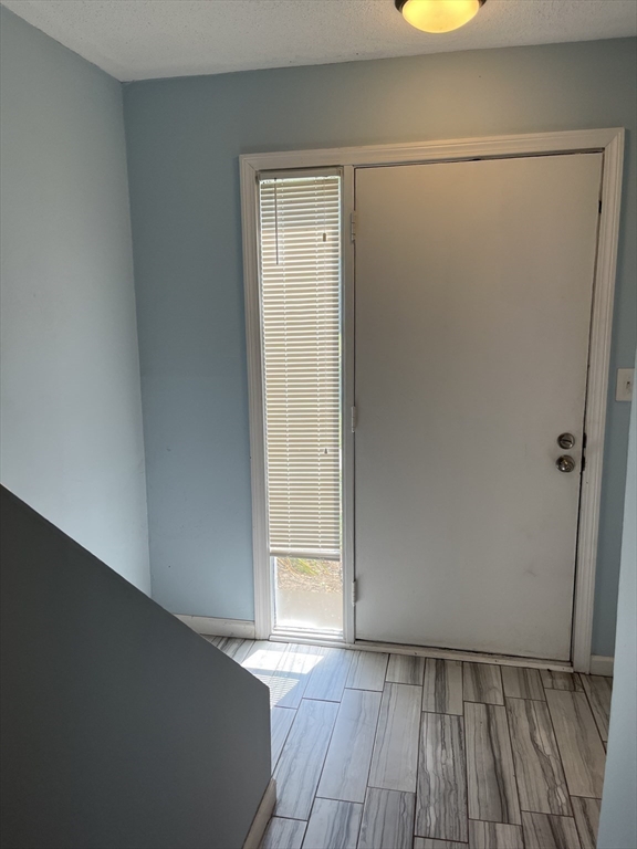 555 Russell Road, Unit D18 Westfield, MA 01085 - Photo 7 of 20 Gallery Image 7