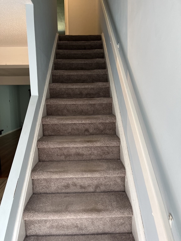 555 Russell Road, Unit D18 Westfield, MA 01085 - Photo 8 of 20 Gallery Image 8