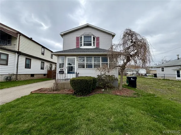 $229,900 | 108 Lyndale Avenue, Tonawanda, NY 14223