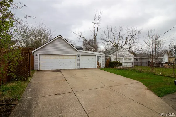 $229,900 | 108 Lyndale Avenue, Tonawanda, NY 14223