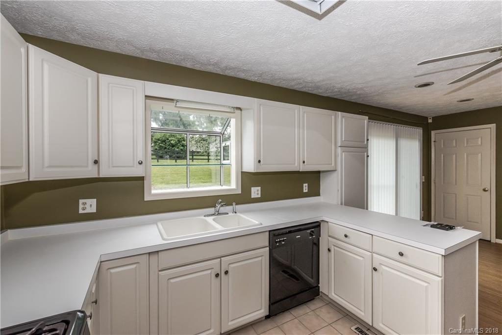 11814 Old Timber Road Charlotte, NC 28269 - Photo 13 of 36 Gallery Image 13