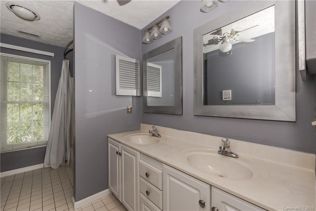 11814 Old Timber Road Charlotte, NC 28269 - Photo 25 of 36 Gallery Image 25