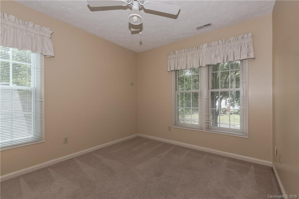 11814 Old Timber Road Charlotte, NC 28269 - Photo 29 of 36 Gallery Image 29
