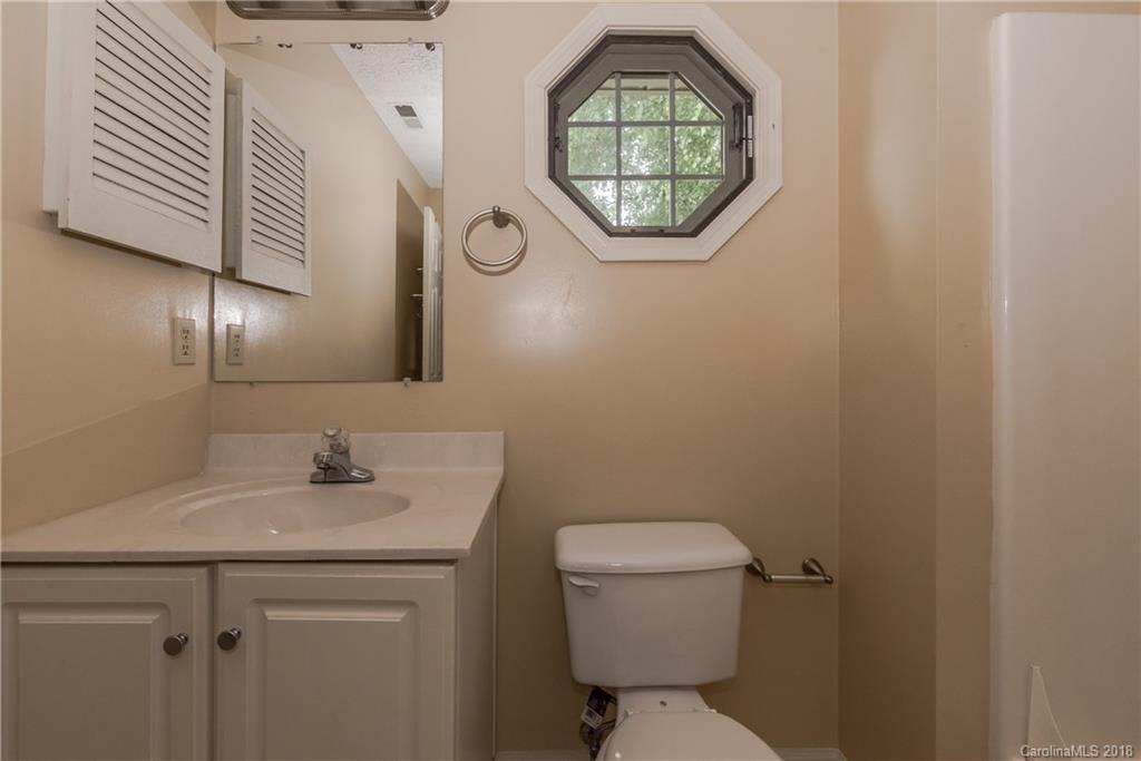 11814 Old Timber Road Charlotte, NC 28269 - Photo 31 of 36 Gallery Image 31