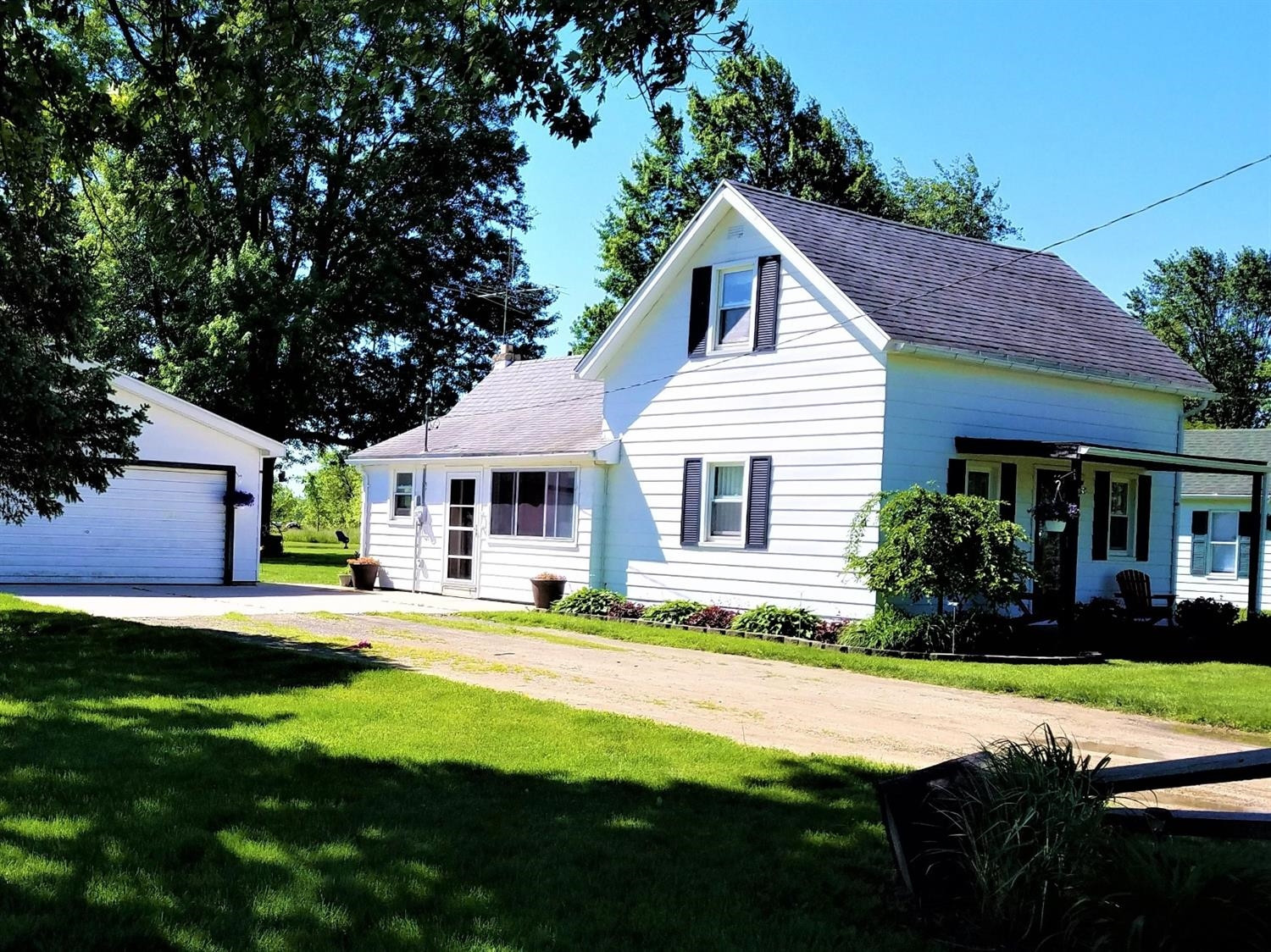 18427 Kent Road Dundee, MI 48131 - Photo 1 of 10 Photo 1