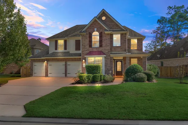 $635,000 | 66 West Frontera Circle, The Woodlands, TX 77382