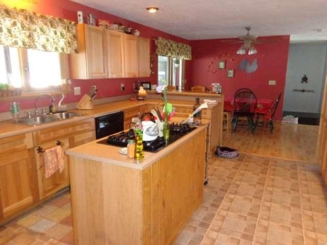 33260 Rohlfs Lane Niles, MI 49120 - Photo 11 of 36 kitchen & eating area