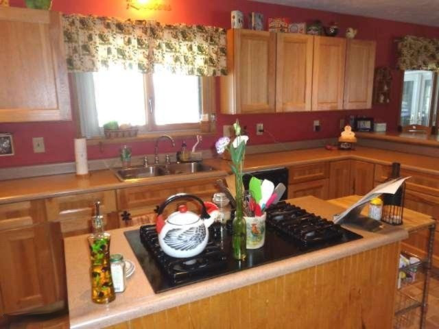 33260 Rohlfs Lane Niles, MI 49120 - Photo 15 of 36 oven top