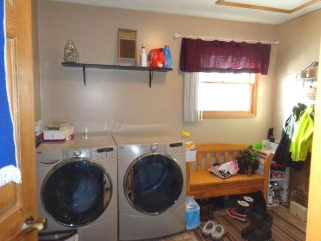 33260 Rohlfs Lane Niles, MI 49120 - Photo 17 of 36 laundry room